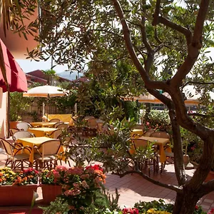 https://hotel-bologna-bardolino.hotelinveneto.com