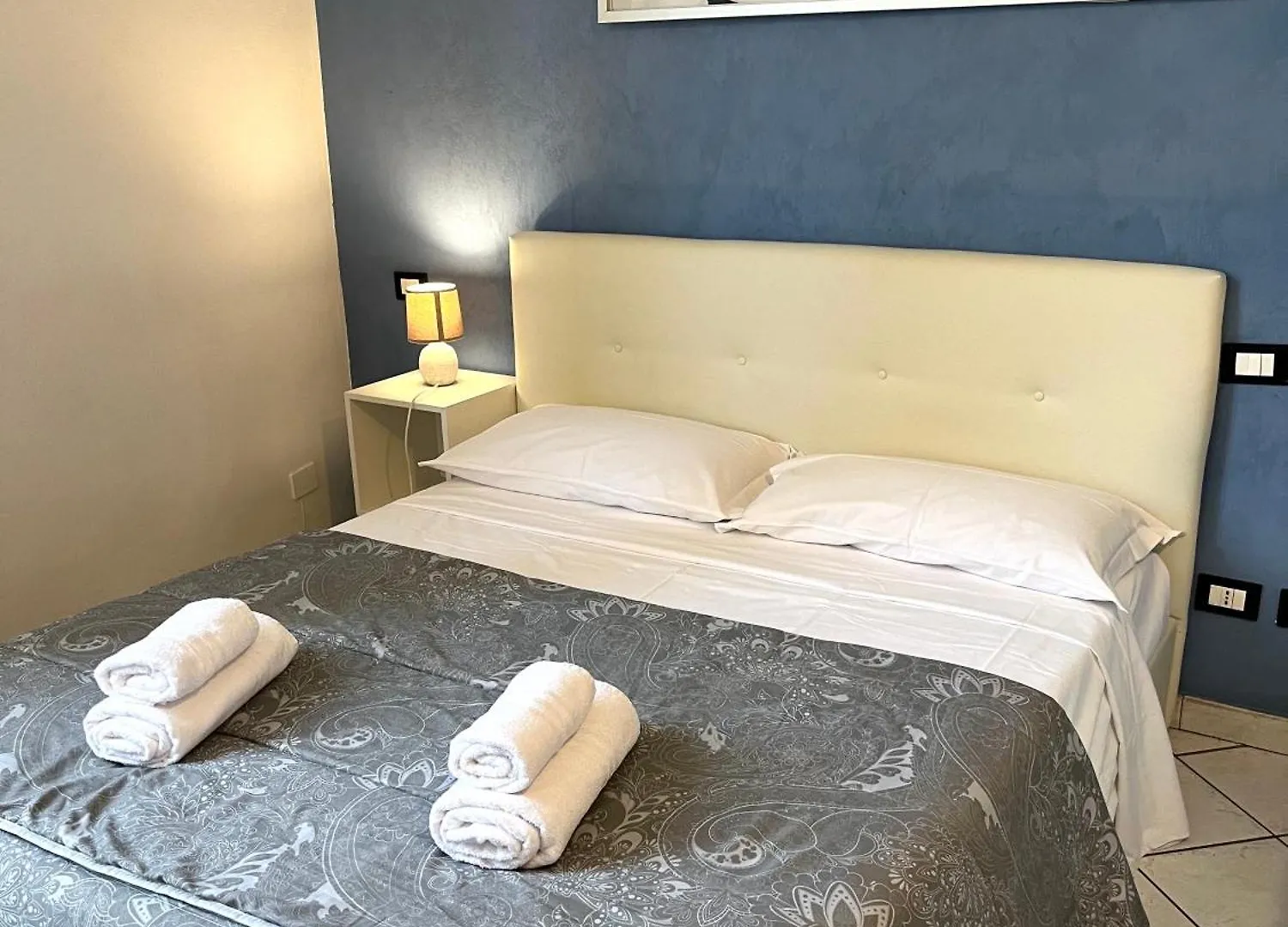 La Suite Rooms & Apartments 볼로냐 4*,