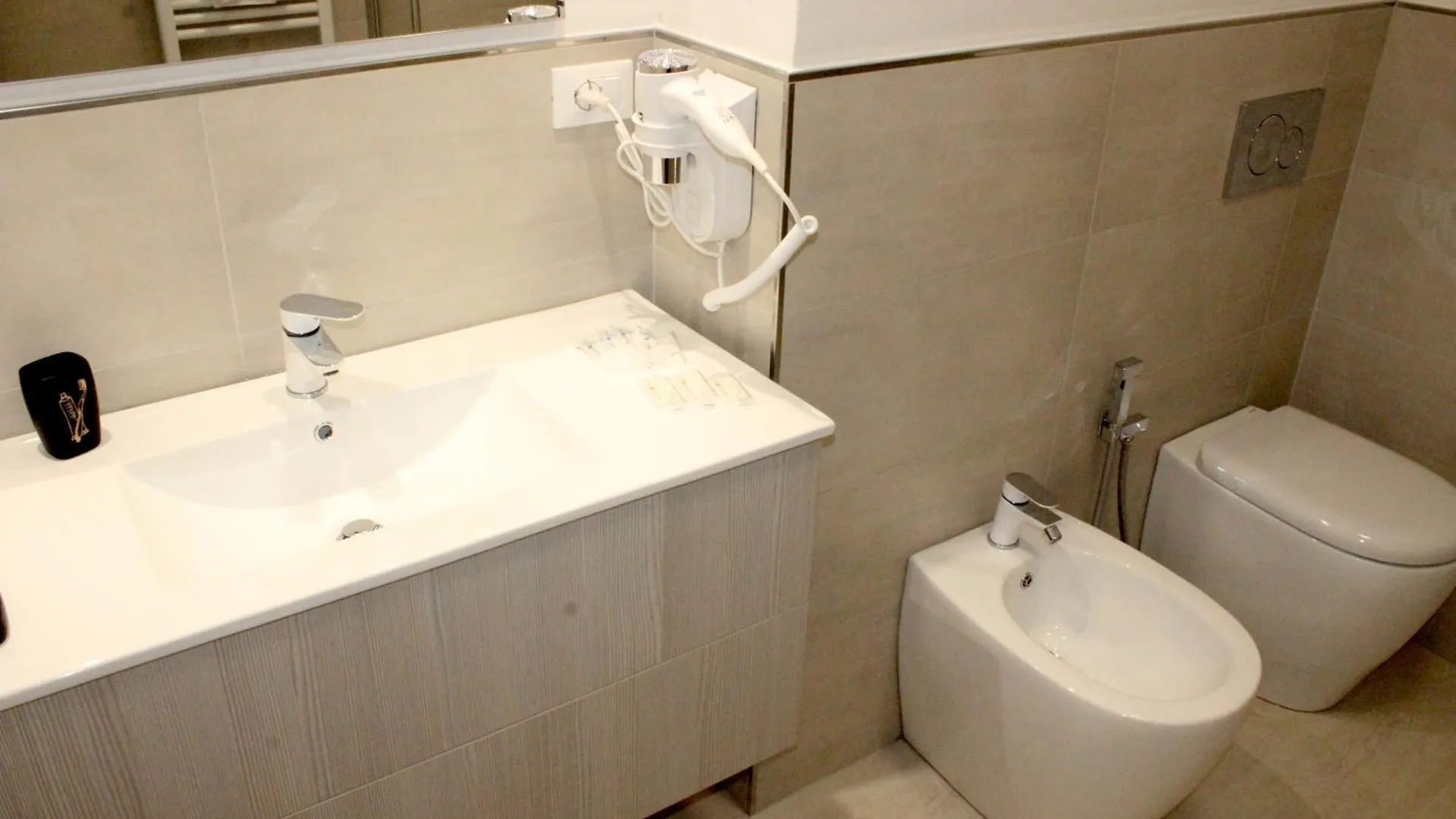 B&B La Suite Rooms & Apartments 볼로냐
