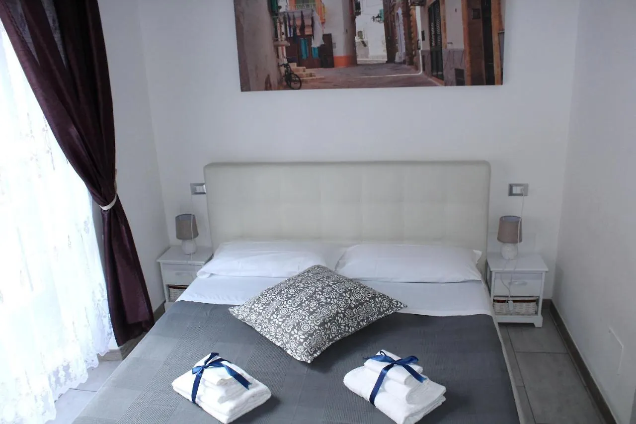 La Suite Rooms & Apartments 볼로냐 4*,